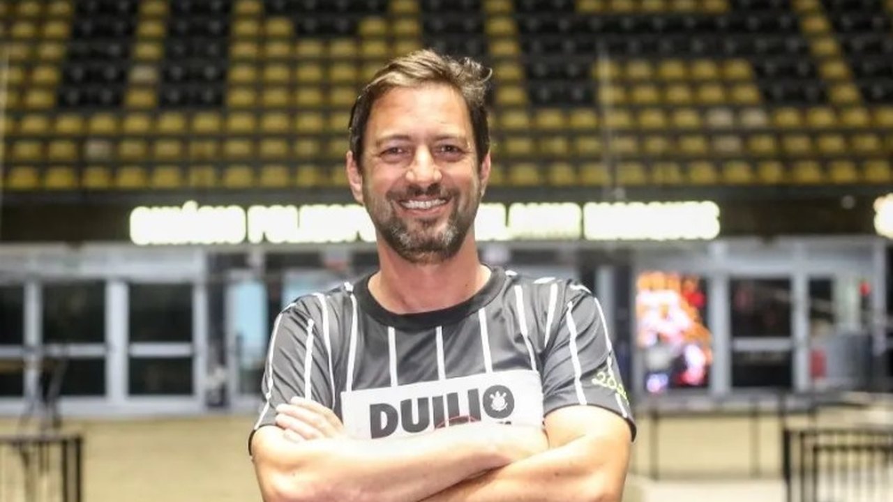 Duilio tira licença para dar a vices a oportunidade de presidir o Corinthians