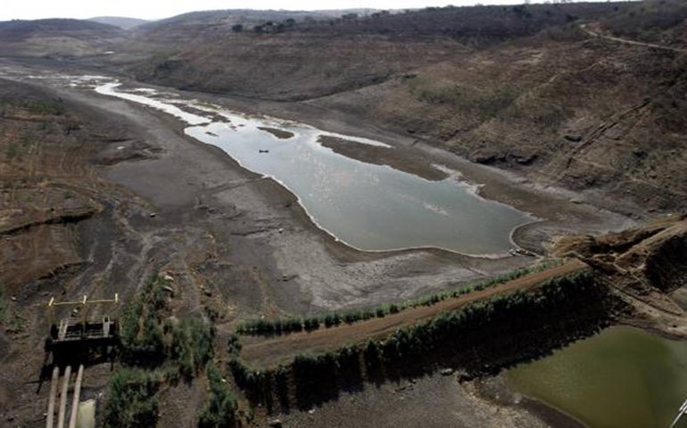 Após período de chuvas, barragem da Carangueja volta a abastecer Palmeira dos Índios
