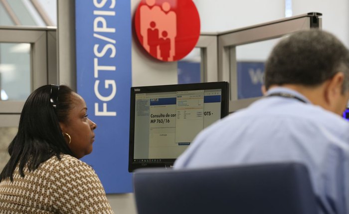 Caixa:linha será subsidiada pelo governo federal, e terá taxas de 6% ao ano para clientes com renda de até cinco salários mínimos Caixa:linha será subsidiada pelo governo federal, e terá taxas de 6% ao ano para clientes com renda de até cinco salários mínimos