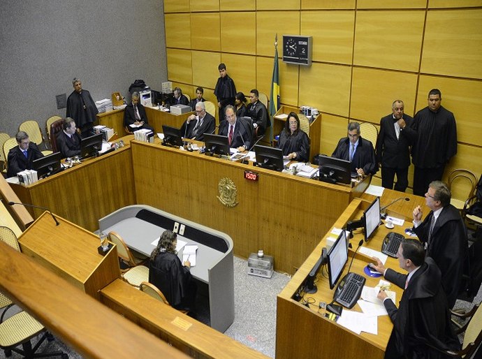 3ª Turma do STJ condena ex-ministro e jornalista por ofensas a Collor