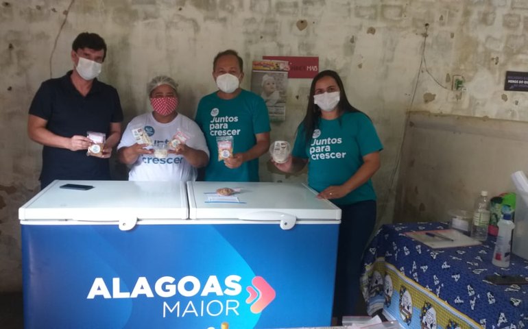 Sedetur entrega equipamentos de cozinha para associação Dom Helder Câmara em Murici