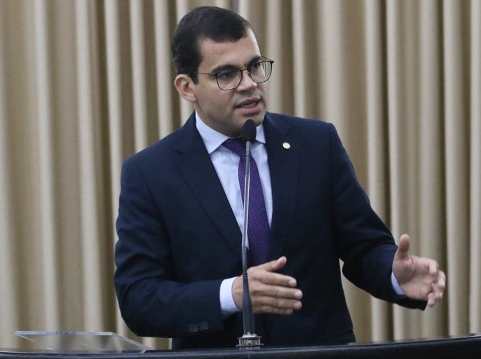 Deputado Gilvan Barros Filho critica Caixa Econômica pelo fechamento de lotéricas no Sertão