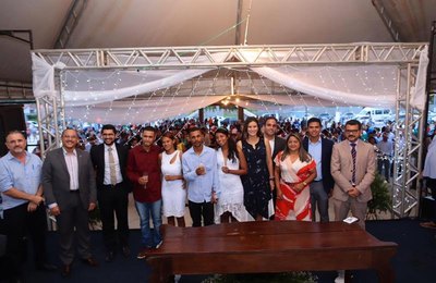 Prefeitura realiza casamento coletivo para 85 casais na orla de Pilar