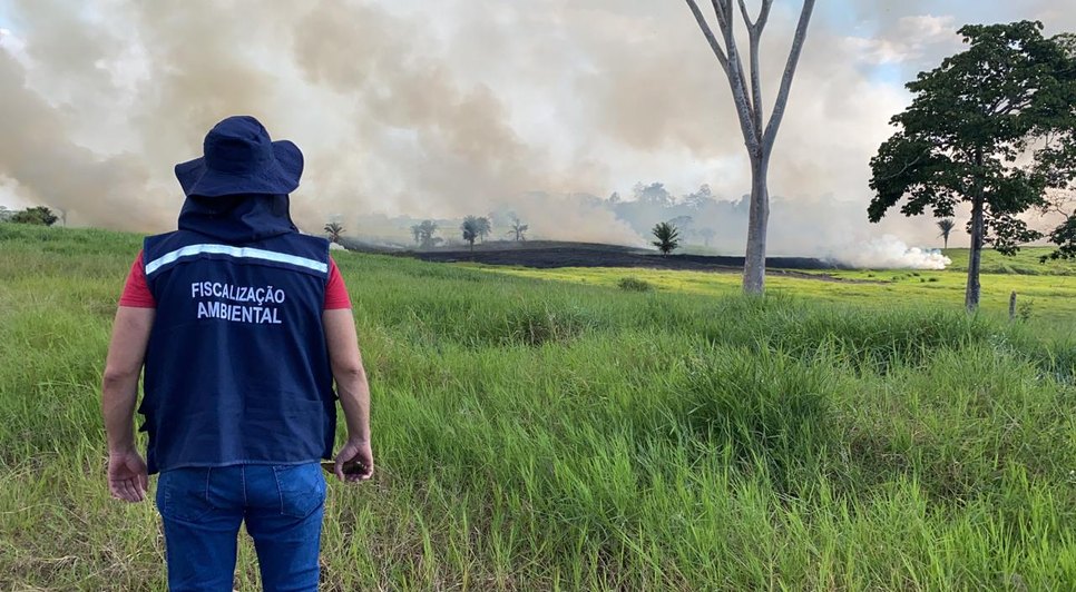 agentes de fiscalização ambiental.