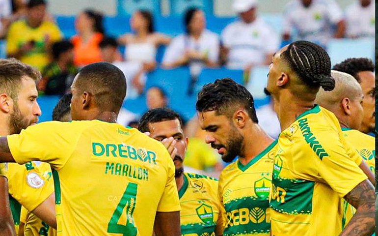 Goiás empata com o Cuiabá fora de casa e deixa a zona de rebaixamento do Brasileirão