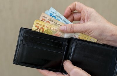 Cansados de esperar, trabalhadores vendem processos trabalhistas