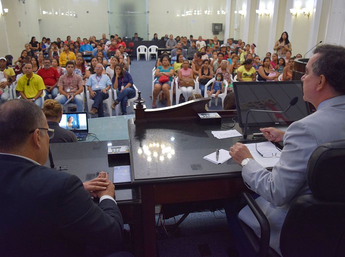 Assembleia discute com a comunidade a situação das grotas da capital