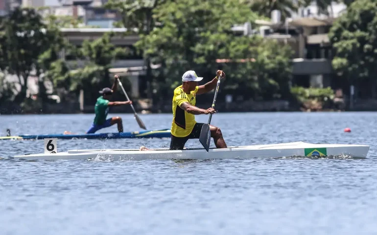 Jacky Godmann e Filipe Vieira garantem vaga olímpica na canoagem velocidade