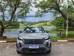 Peugeot aposta na tecnologia híbrida e amplia vendas da linha 2008 2026 - Sérgio Dias (21).jpeg 