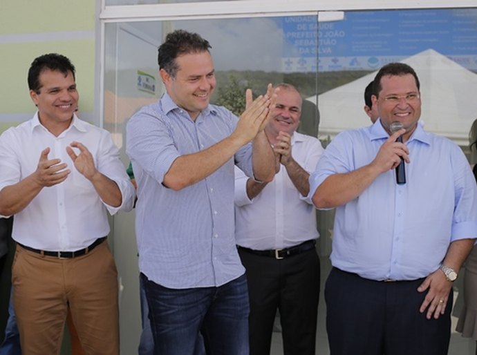 Governador e prefeito de Coité do Nóia inauguram Unidade Básica de Saúde