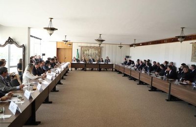 Presidente do STF pede ajuda aos TCs para compor diagnóstico de obras paralisadas 
