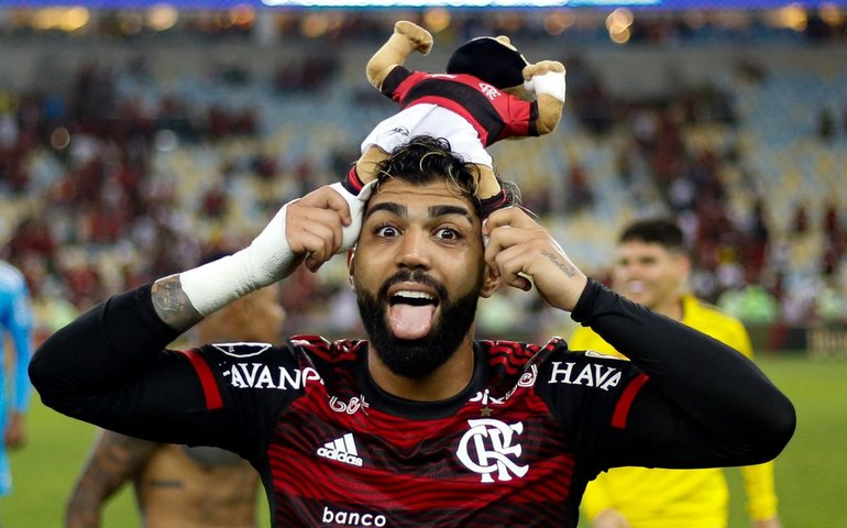 Flamengo vence Corinthians mais uma vez e está na semifinal da Libertadores