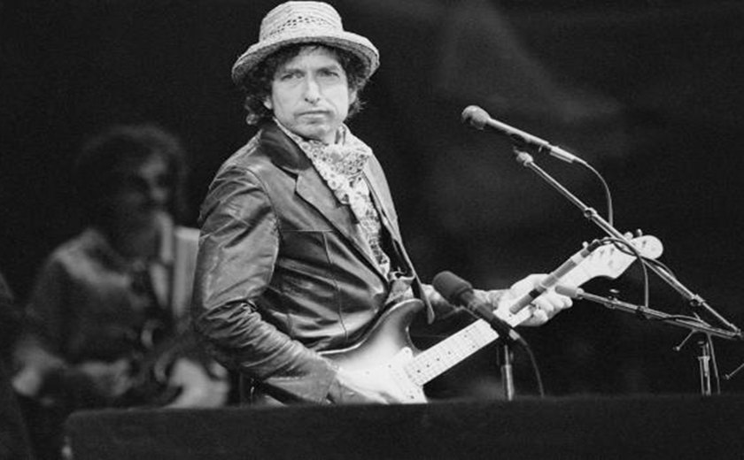 Prêmio Nobel de Literatura é concedido ao cantor Bob Dylan