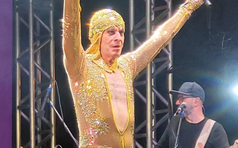 Ney Matogrosso explica problema de saúde que o fez cancelar show no fim de semana