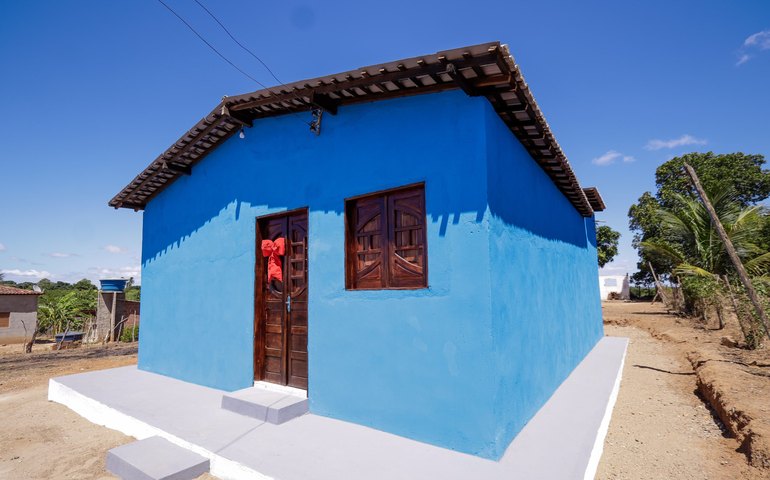 Solidariedade e recomeço: idoso recebe casa nova e mobiliada após perder tudo nas chuvas