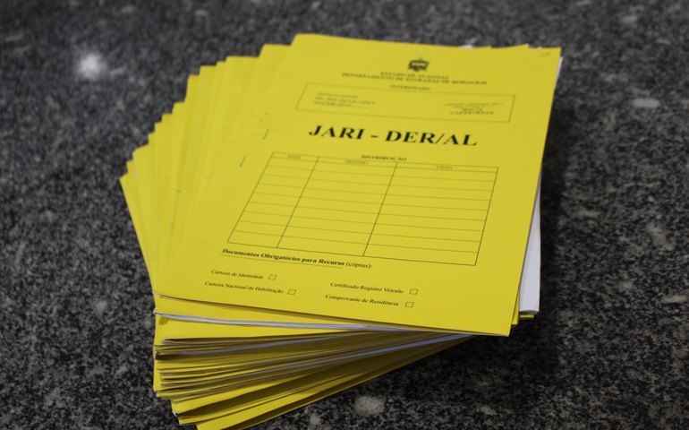 Licenciamento de veículos em atraso é infração mais detectada nas rodovias alagoanas