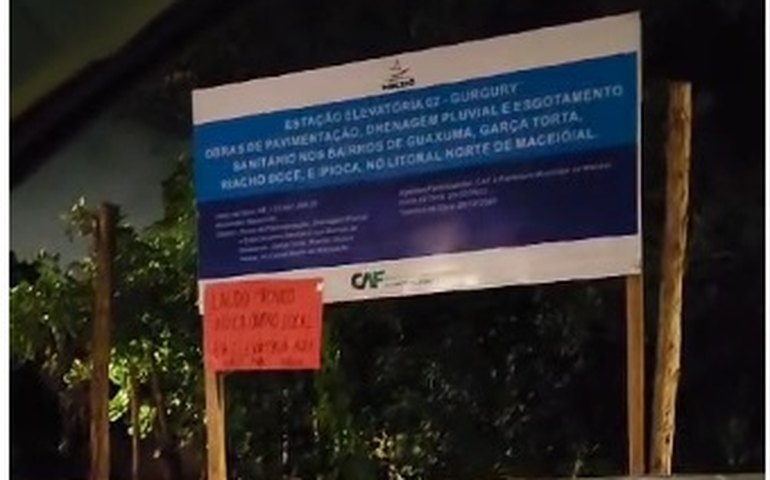 Moradores de Guaxuma protestam contra ação da Prefeitura de Maceió que acaba com a Mata Atlântica