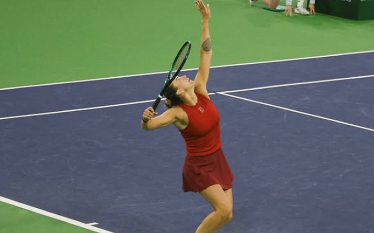 Com apoio brasileiro, Sabalenka avança às quartas em Miami; Gauff é surpreendida por Linette