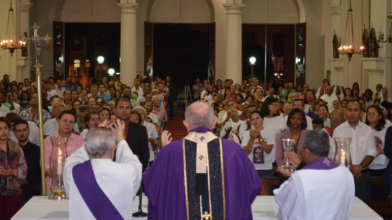 Missas e procissões celebram a Semana Santa em Maceió