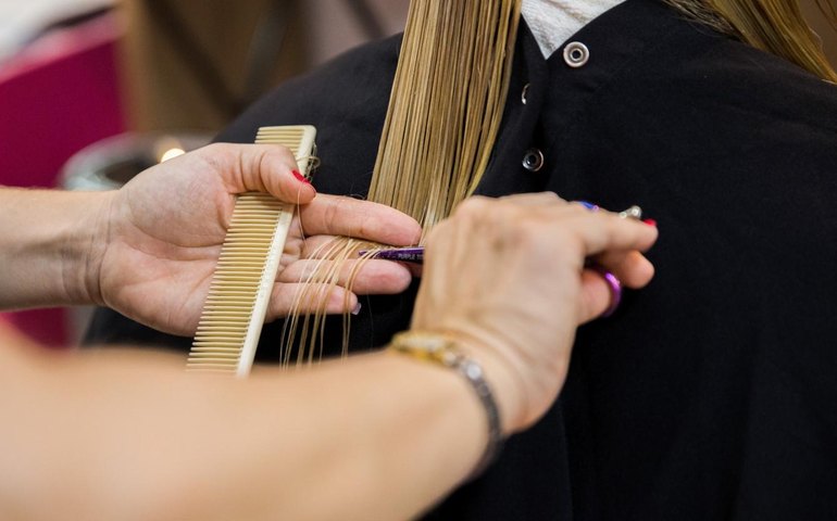 Volume de serviços prestados cai 0,9% em maio ante abril, revela IBGE