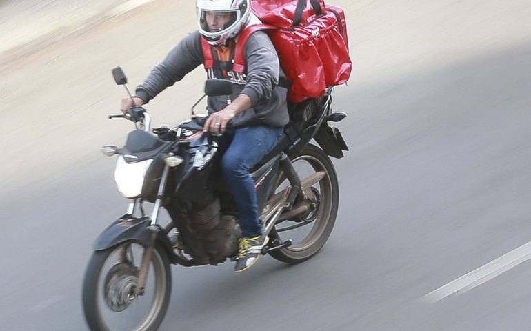 Proposta do governo vai igualar Previdência de motoristas e entregadores que trabalham em apps