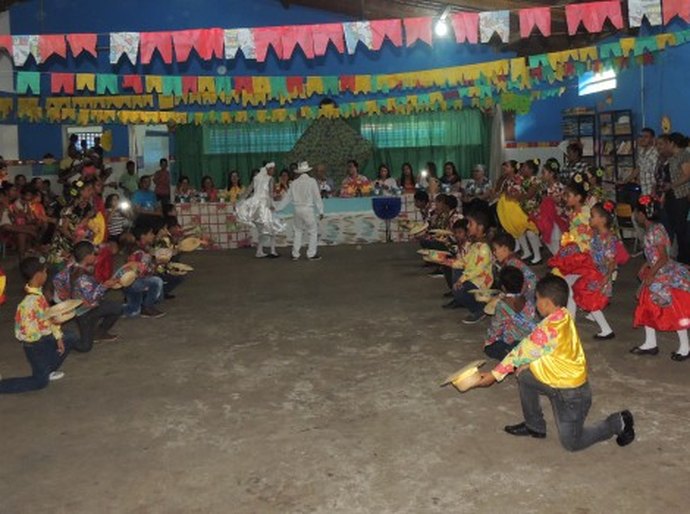 Porto Calvo: Festividade Junina anima Escola Municipal D. Pedro I