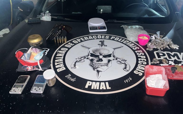 PM apreende armas de fogo e drogas em operações no litoral Norte de Alagoas