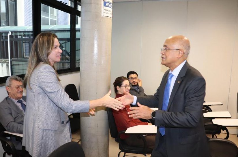 A Diretora-geral e o Diretor técnico da Escola de Contas, participaram de reunião técnica no X Congresso Internacional de Controle e Políticas Públicas em Minas Gerais