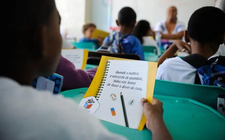 Investimento federal em crianças e adolescentes dobra, mas segue abaixo de 2,5% do PIB