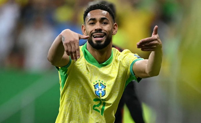 Matheus Cunha durante jogo entre Brasil e Colombia pelas eliminatorias da Copa do Mundo