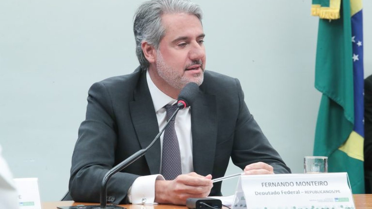 Comissão aprova regra para agilizar transferência de imóveis abandonados a municípios