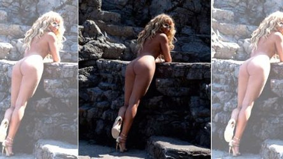 Nova foto de Adriane Galisteu nua é divulgada pela Playboy