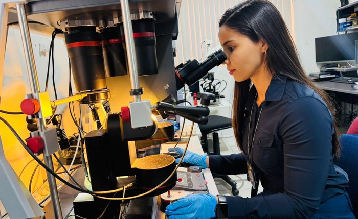 Perita criminal Renata Azevedo examinou as três armas no micrompador balístico