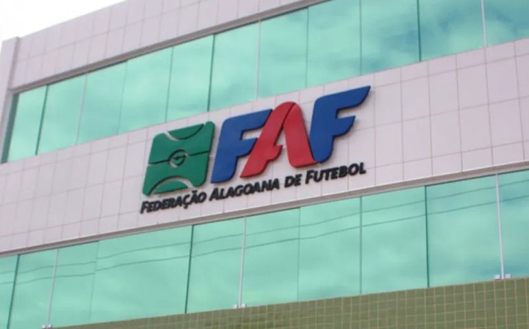 FAF diz que VAR apresentou instabilidades e lances da final deste sábado serão analisados