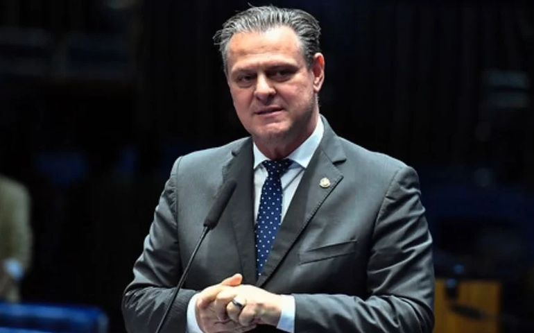 Lula confirma Carlos Fávaro como ministro da Agricultura