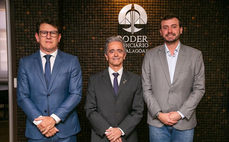 Prefeito de Anadia visita presidente do TJ-AL