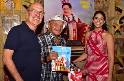 Cultura de Penedo e Asforral abrem exposição em homenagem a Gerson Filho, o Rei dos 8 Baixos