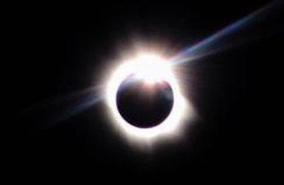 Eclipse solar de hoje, conhecido como Anel de Fogo, será visível no Brasil