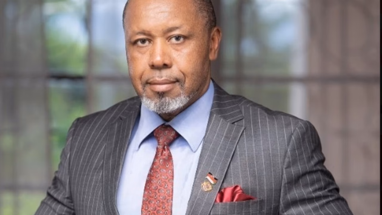 Avião com vice-presidente do Malauí e outras nove pessoas pode ter caído em floresta, diz Exército 