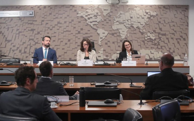 Especialistas defendem mudança na legislação e melhoria na fiscalização para evitar fake news nas eleições