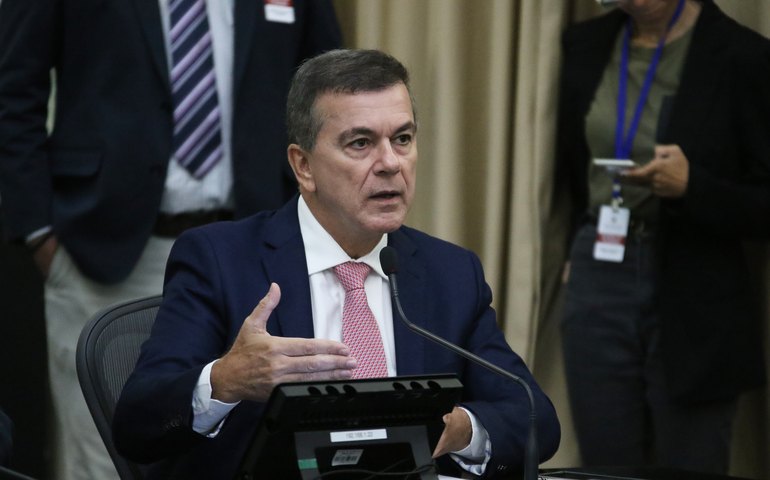 Ronaldo Medeiros destaca pesquisa do DataSenado sobre fake news