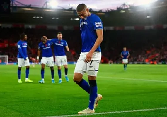 Everton leva maior punição da história da Premier League e perde pontos por violação financeira