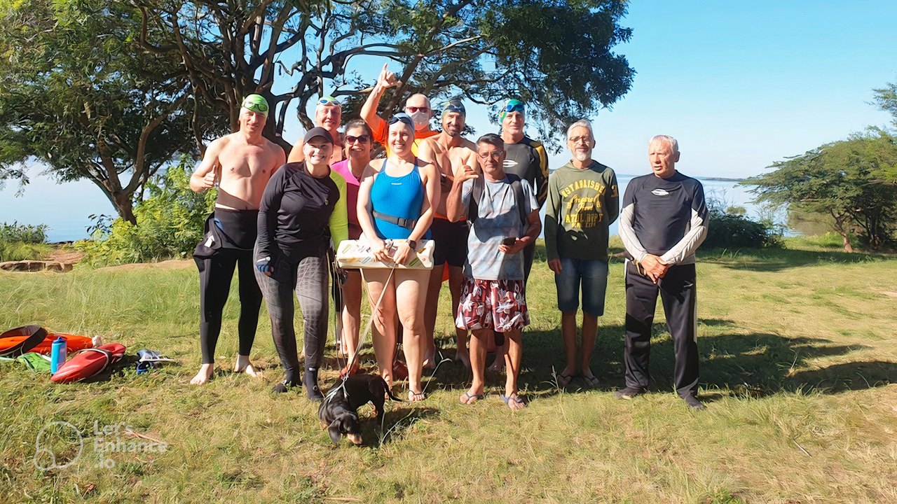 Domingo de Páscoa teve natação em águas abertas no Lago Guaíba em Belém Novo