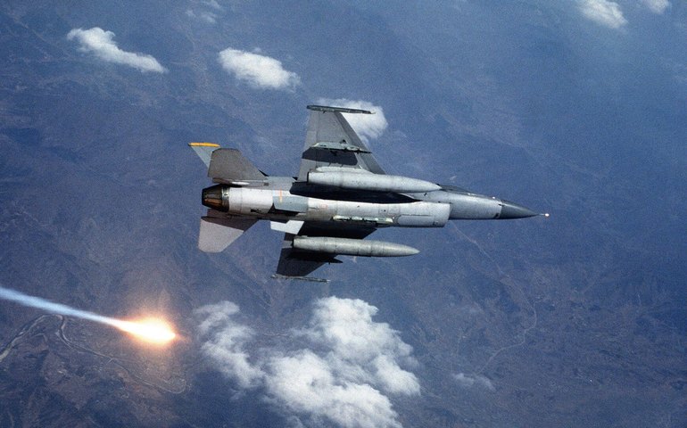 Piloto revela como entrega de caças F-16 dos EUA à Ucrânia prejudicou reputação do avião