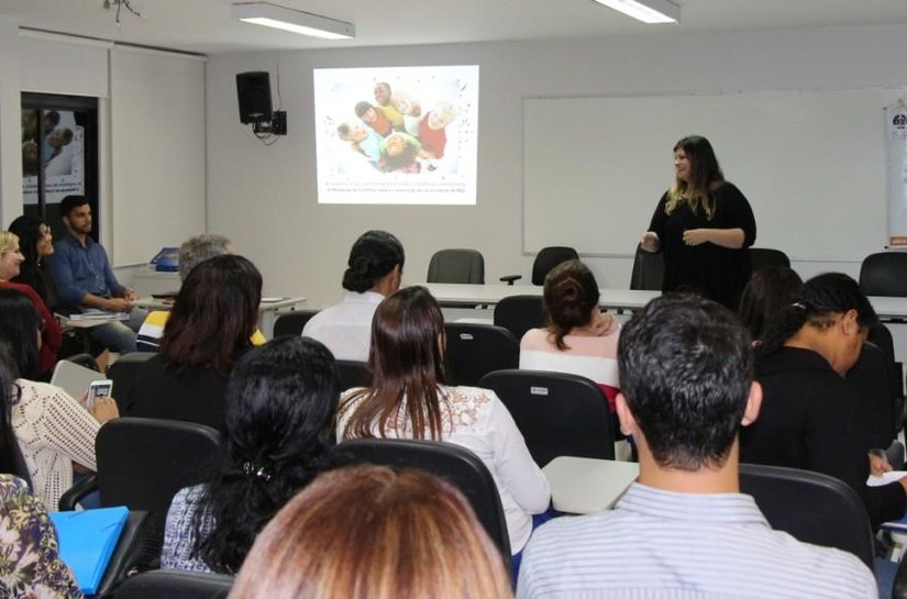 Esmal oferece curso de mediação de conflitos para cerca de 80 educadores da rede pública