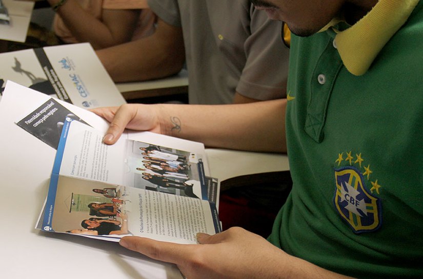 Justiça orienta adolescentes de Unidade de Internação sobre paternidade