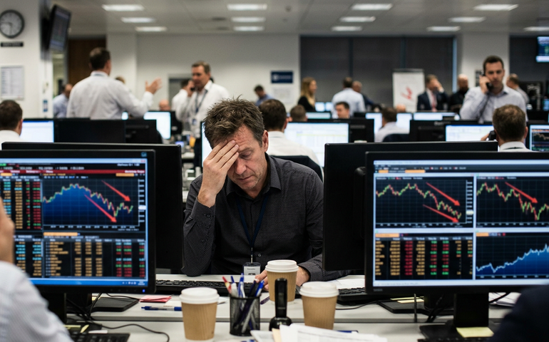 Principais indicadores do mercado financeiro fecham em queda