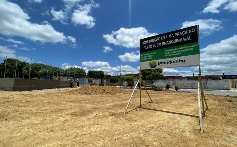 Prefeitura de Branquinha inicia obra de construção de praça no Platô III