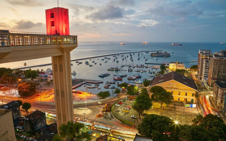 De farofa à folga na Bahia: artistas internacionais conquistam o Brasil e mostram paixão pela cultura nacional