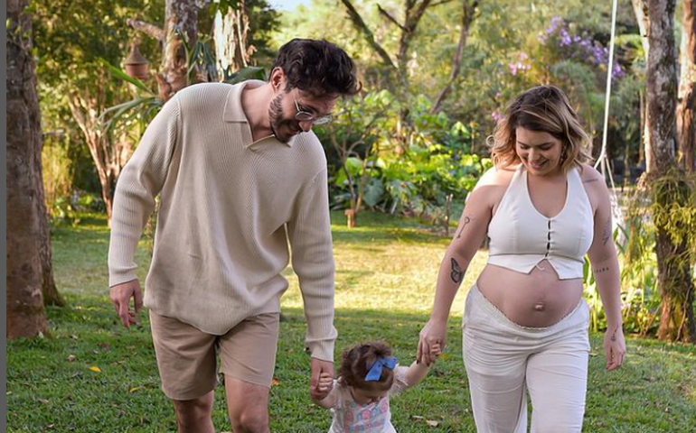 Viih Tube e Eliezer abrem as portas de nova mansão e mostram lago artificial, cinemas e spa